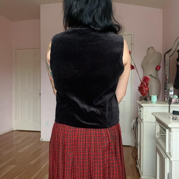 ⛄️ Gothic Grunge Xmas Velvet Vest - Picture 8 of 9